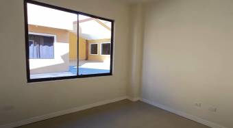 Casa de 2 niveles con 3 habitaciones en venta en San José #25-1458 GS