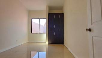 Casa de 2 niveles con 3 habitaciones en venta en San José #25-1458 GS