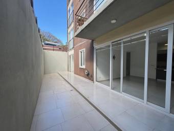 Venta apartamento 2 habitaciones con patio, bodega y 2 parqueos #25-1267 GS
