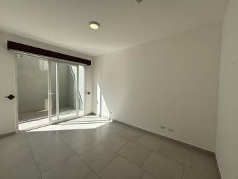 Venta apartamento 2 habitaciones con patio, bodega y 2 parqueos #25-1267 GS