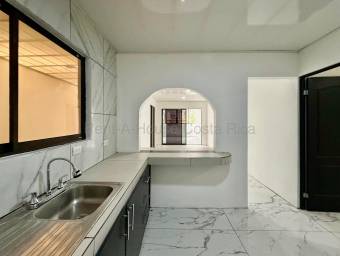 Venta de hermosa casa de 2 plantas y 4 habitaciones en San Felipe Alajuelita 26-2263