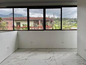 Venta de hermosa casa de 2 plantas y 4 habitaciones en San Felipe Alajuelita 26-2263