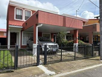 Alquiler de Casa en Moravia-La Trinidad. 