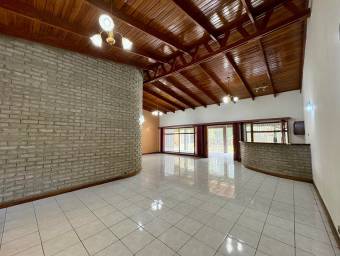 Venta de Casa en Escazú, San José. RAH 26-1099 Venta de Casa en Escazú, San José. RAH 26-1099
