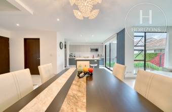 Casa en Venta en Condominio La Estefana en Sabanilla 3 Habitaciones más Mezzanine y Vista 