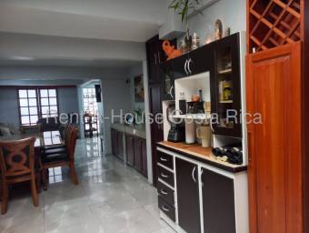 Venta de amplia casa familiar en Guadalupe con 4 habitaciones #26-1417 GS