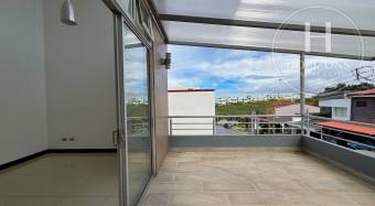 Casa en Venta en Condominio Lomas de Montes de Oca en Sabanilla 3 Habitaciones y Mezzanine