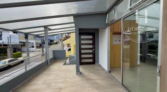 Casa en Venta en Condominio Lomas de Montes de Oca en Sabanilla 3 Habitaciones y Mezzanine