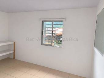 Venta de casa remodelada de dos niveles en San Sebastián #26-2239 GS Venta de casa remodelada de dos niveles en San Sebastián #26-2239 GS