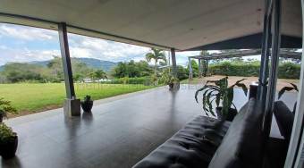 Venta casa de 1 nivel con amplio terreno, vistas y 5 parqueos #26-1877 GS