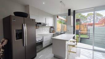 Venta de Casa en Montes de Oca-Sabanilla. RAH 26-2272