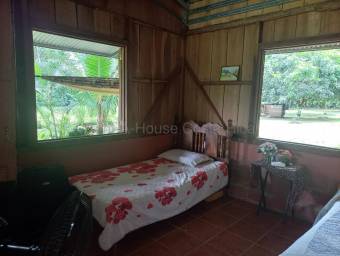 Venta de quinta con cabaña y acceso al río en Guápiles, Limón #26-2237 GS