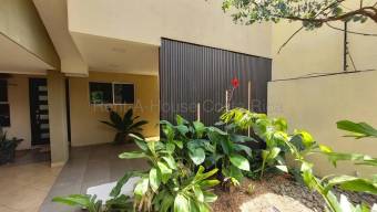 Venta casa con patio y garaje para 4 vehículos Alajuela Rio Segundo
