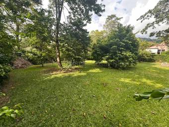 Venta de lote esquinero en Mora con gran potencial para construir #26-2249 GS