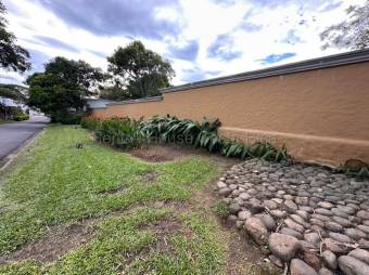 Venta lote esquinero en condominio con amenidades #26-2249 GS Venta lote esquinero en condominio con amenidades #26-2249 GS