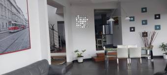 Casa tipo contemporaneo, San Isidro de Heredia 637 mts2