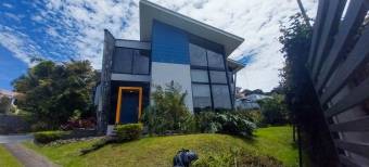 Casa tipo contemporaneo, San Isidro de Heredia 637 mts2