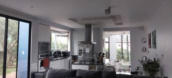 Casa tipo contemporaneo, San Isidro de Heredia 637 mts2