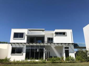 Casa moderna para alquiler en Turrúcares, Alajuela