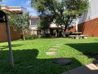 Se vende hermosa casa a 3 minutos del Hospital Mexico 