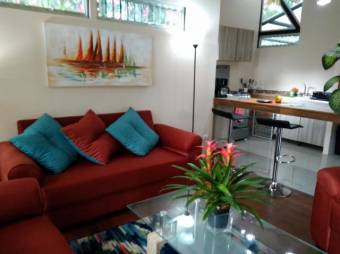 se alquila apartamento amoblado y mucho jardin en escazu centro 20-1738