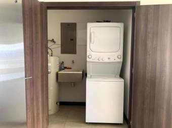 se alquila lujoso apartamento en paseo colon  san jose 20-1568