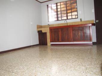 Se alquila apartamento ideal para pareja, persona sola o estudiantes.