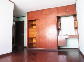 Se alquila apartamento ideal para pareja, persona sola o estudiantes.