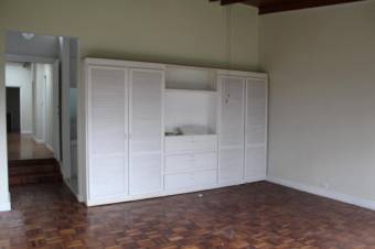 se alquila espacioso apartamento en cariari 20-1498