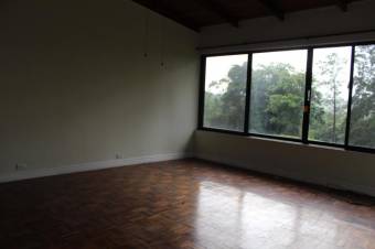 se alquila espacioso apartamento en cariari 20-1498