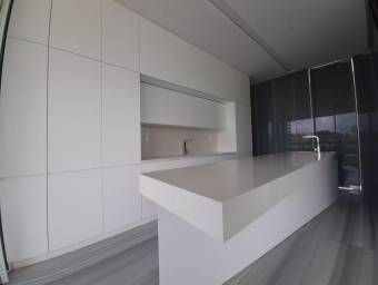 Se vende Casa de lujo, excelente vista, piscina en Santa Ana 20-1176