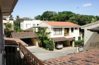Se vende hermosa casa en Santa Ana, en exclusiva zona 21-1540