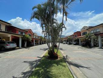 Se vende casa en Santa Ana, excelente condominio, 21-1724