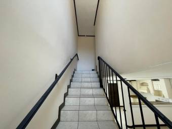 Se vende casa en Santa Ana, excelente condominio, 21-1724