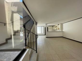 Se vende casa en Santa Ana, excelente condominio, 21-1724