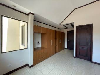 Se vende casa en Santa Ana, excelente condominio, 21-1724