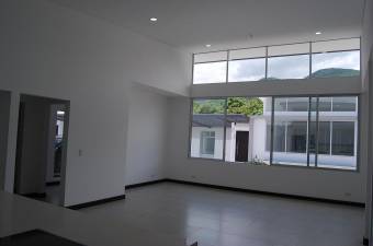 Se vende hermosa casa en Santa Ana, con excelentes acabados 21-926