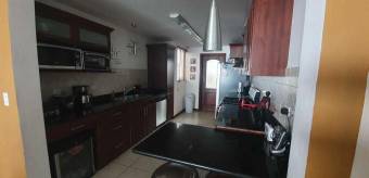 Se vende hermosa casa en Santa Ana, en exclusivo condómino con muchas amenidades 21-979