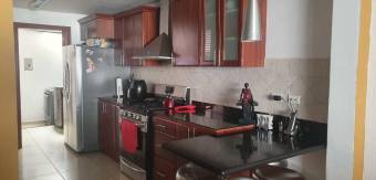 Se vende hermosa casa en Santa Ana, en exclusivo condómino con muchas amenidades 21-979