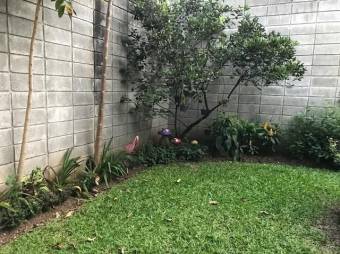 Se vende Casa en excelentes condiciones en Santa Ana 20-1325