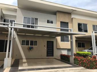 Se vende Casa en excelentes condiciones en Santa Ana 20-1325