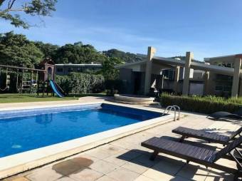 Se vende Casa en excelentes condiciones en Santa Ana 20-1325