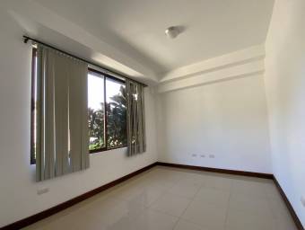 Se vende casa amplia en Santa Ana 21-2073