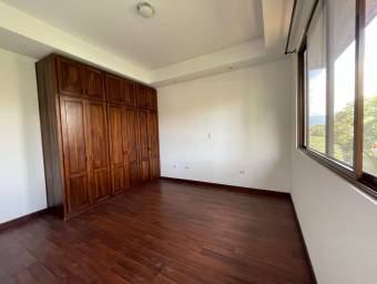 Se vende casa amplia en Santa Ana 21-2073