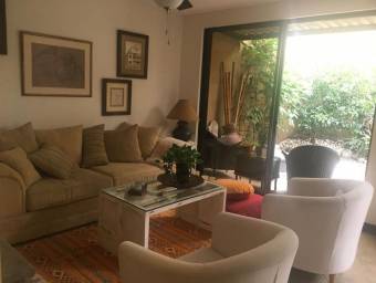 Se vende hermosa casa en Santa Ana, en exclusivo condómino con muchas amenidades 21-2101