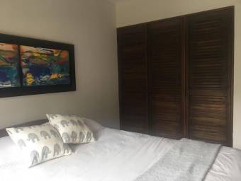 Se vende hermosa casa en Santa Ana, en exclusivo condómino con muchas amenidades 21-2101