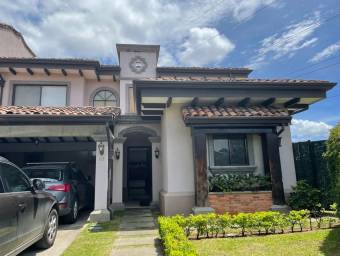 Se vende grandiosa casa ubicada en una de las zonas de mas alta plusvalía, Escazú21-2562