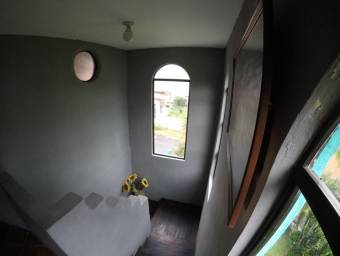  Se vende linda casa esquinera en Santa Ana,21-2569