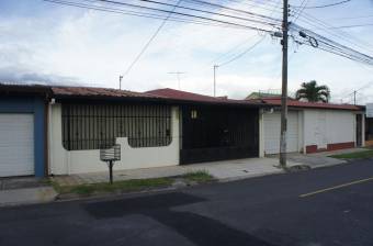 Se vende hermosa casa en Heredia, cerca de mall Oxigeno. 21-824