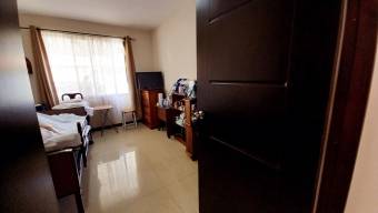 Se casa de una planta con amplio patio en Brasil de Santa Ana 22-552